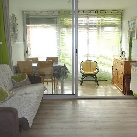 Apartment Proche Port Et Plages, Au Calme