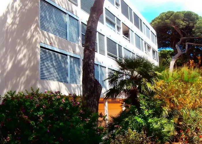 Proche Port Et Plages, Au Calme