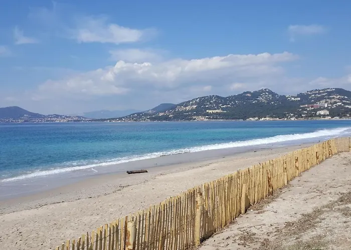 公寓 Proche Port Et Plages, Au Calme